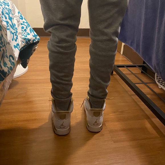 Jordan 6 Golden Moments Size 9 *IN HAND* - Picture 12 of 12